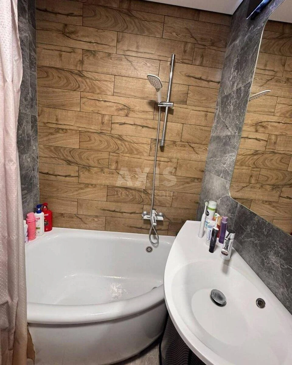 2к квартира ул. Юрия Литвинского 50701178