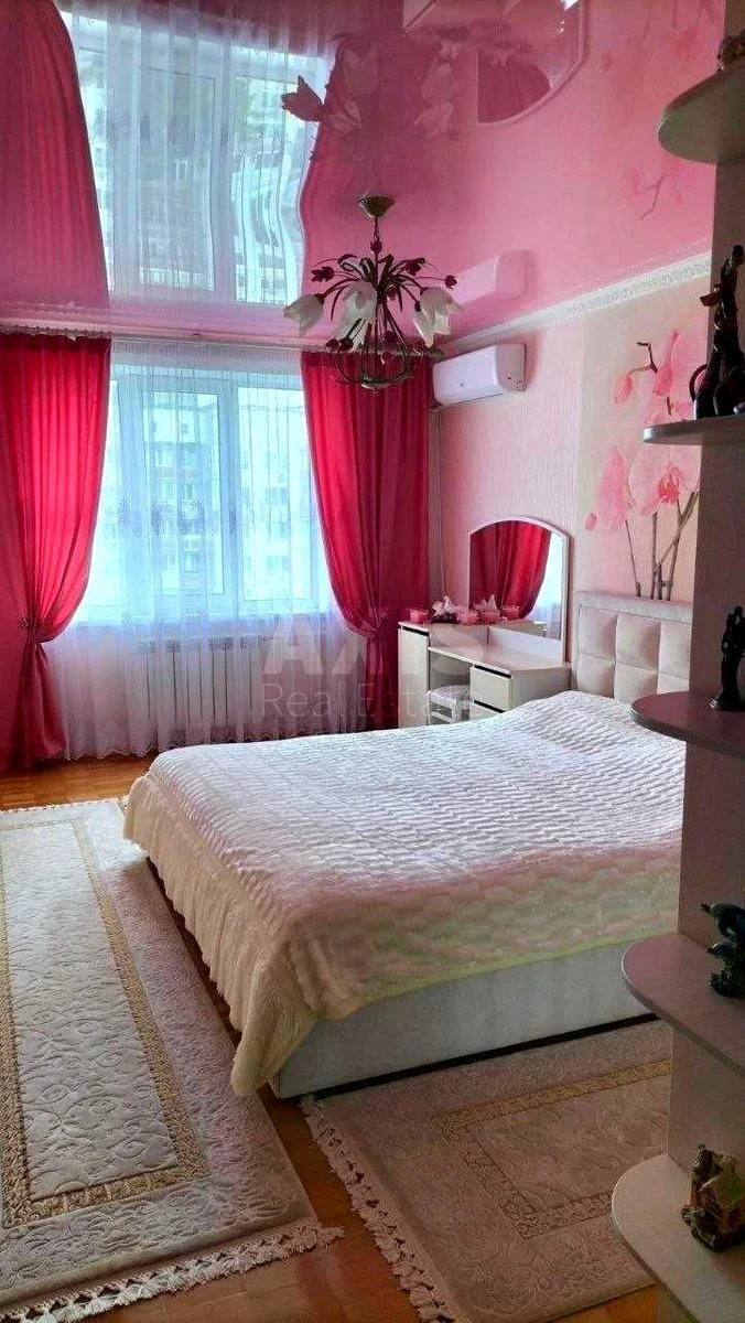 3k apartment vul. Pantelejmona Kulіsha 17703800