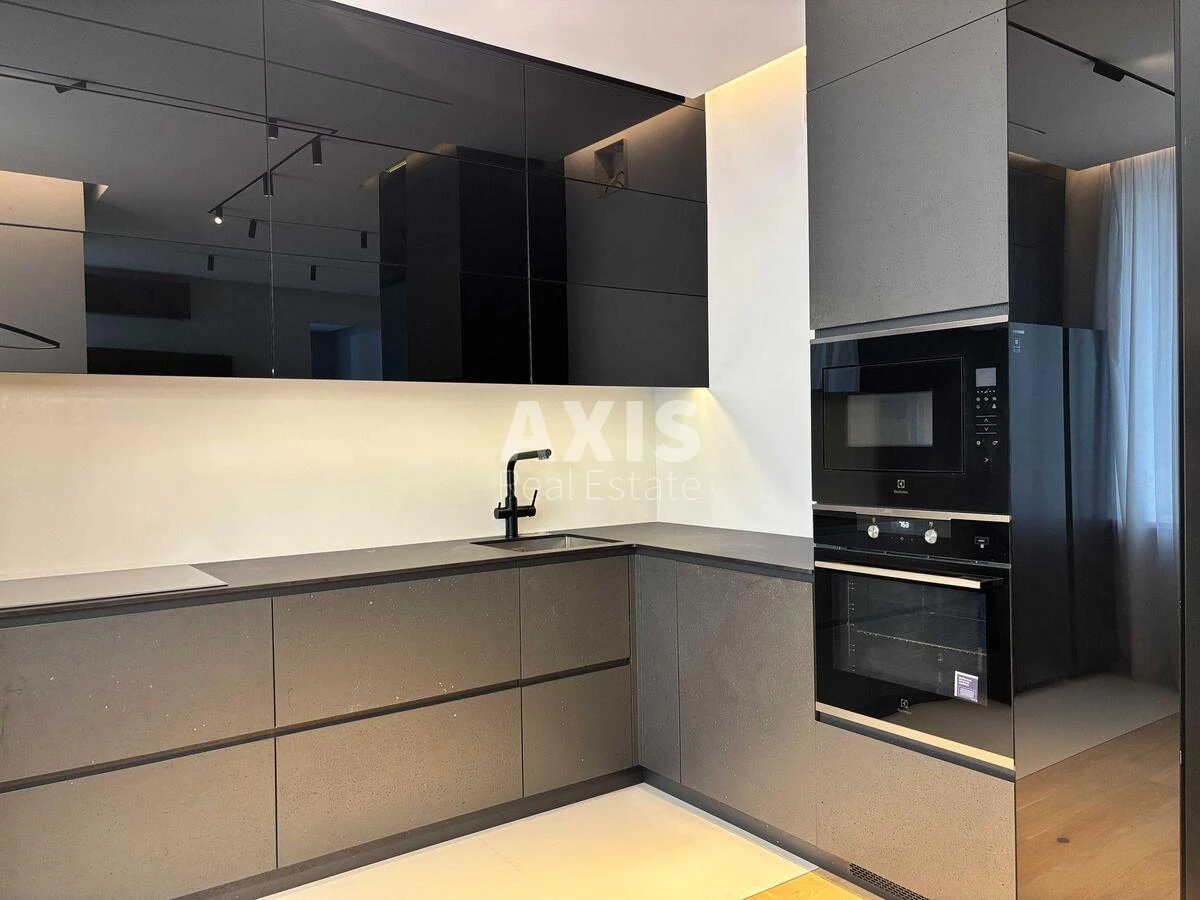 3k apartment vul. Mykil's'ko-Slobids'ka Three B68400