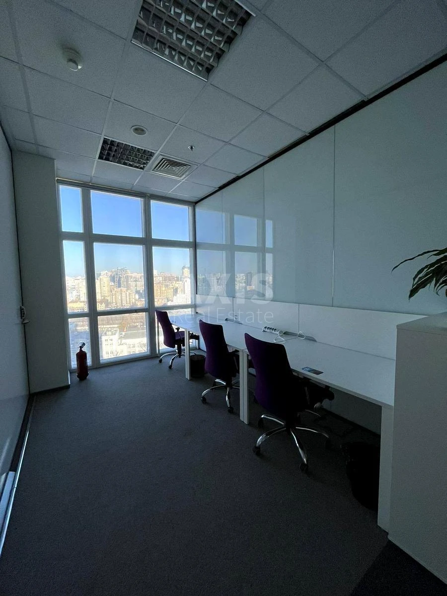 Office vul. Amosova Mykoly 12, 915m2692444