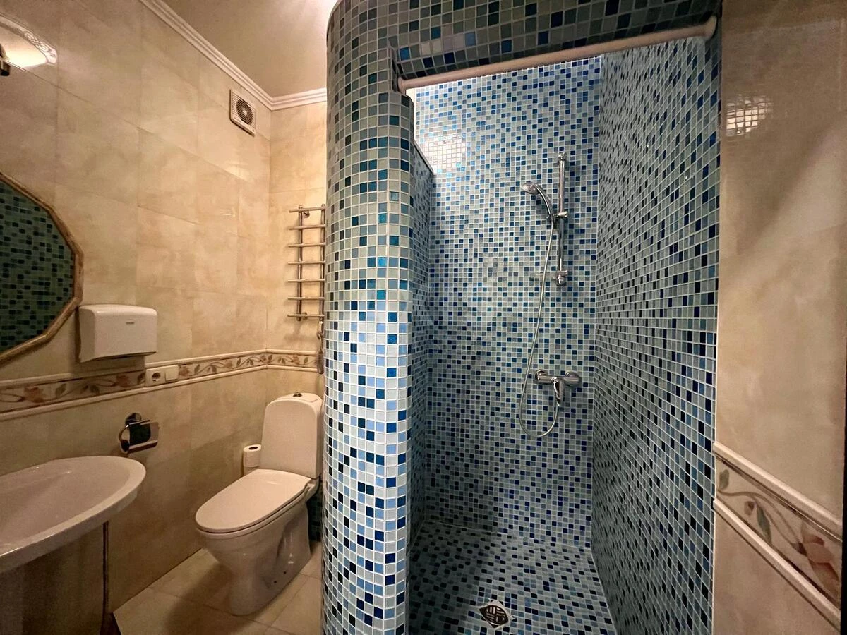 Office vul. Velyka Vasyl'kivs'ka 72, 194m26925917