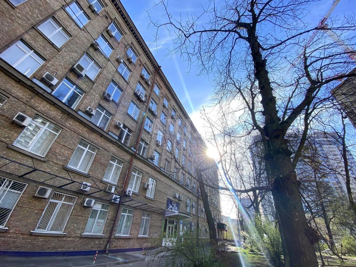 Office vul. Jevgena Konoval'cja 31, 1074m2703684