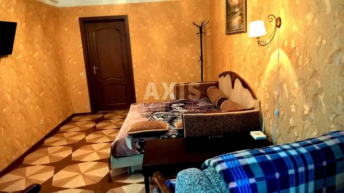 2k apartment pr-t Berestejskij 21446977