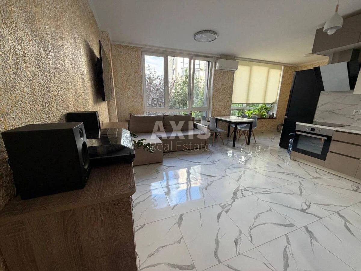 3k apartment vul. Saljutna 2696872