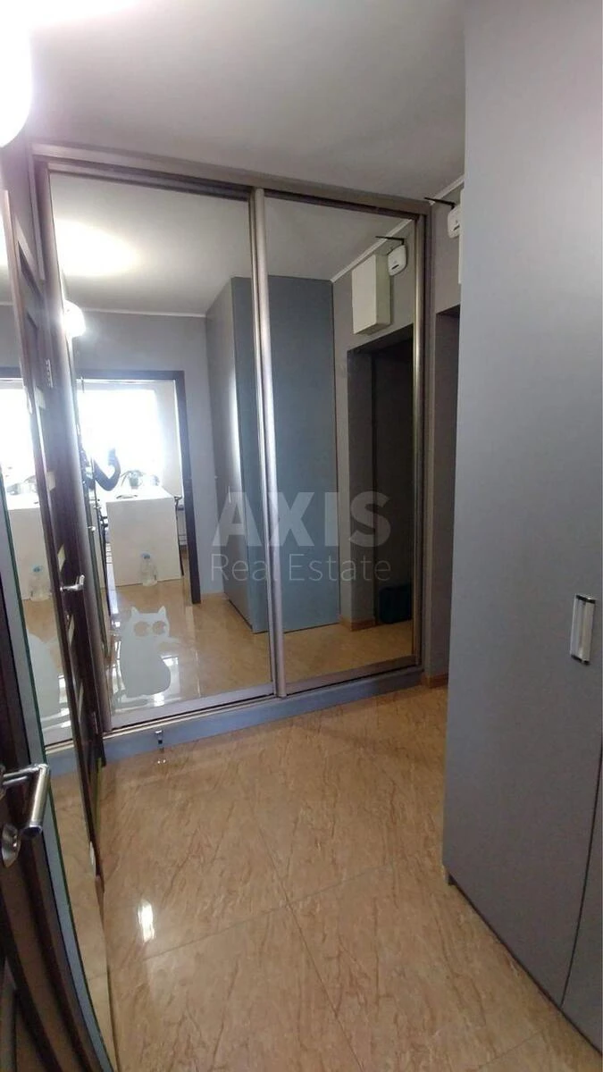 2k apartment vul. Horol's'ka 1687405