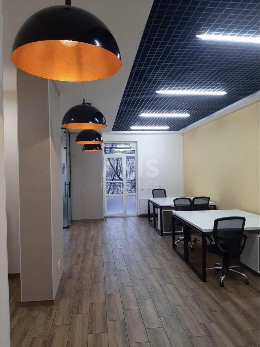 Office vul. Jevgena Konoval'cja 36Е, 65m2708971