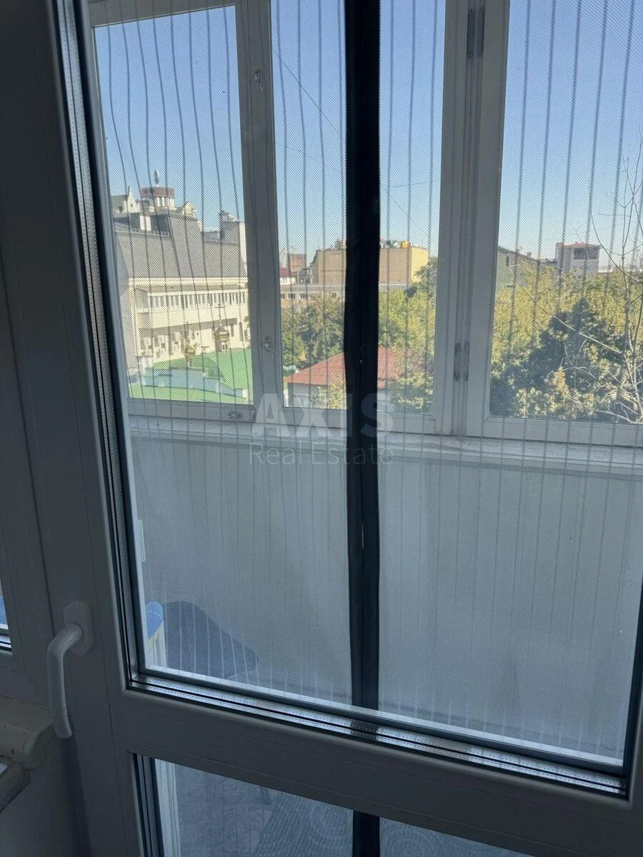3k apartment vul. Pochajnyns'ka 237009814