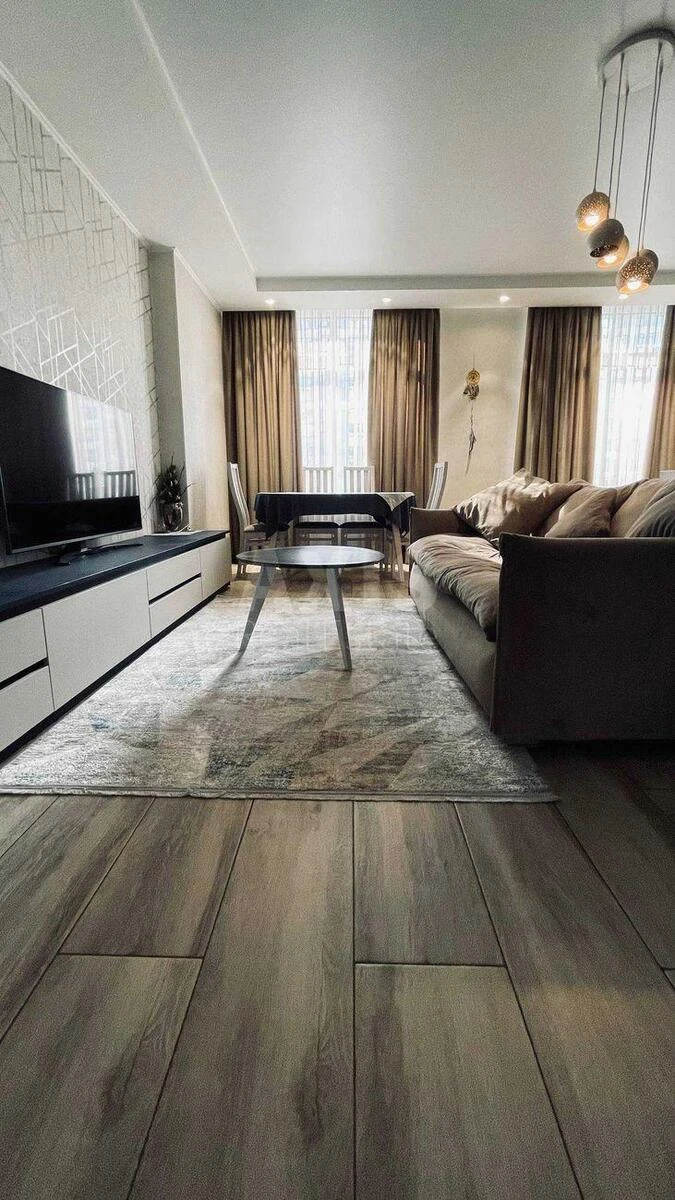 3k apartment vul. Sverstjuka Jevgena 6В706755