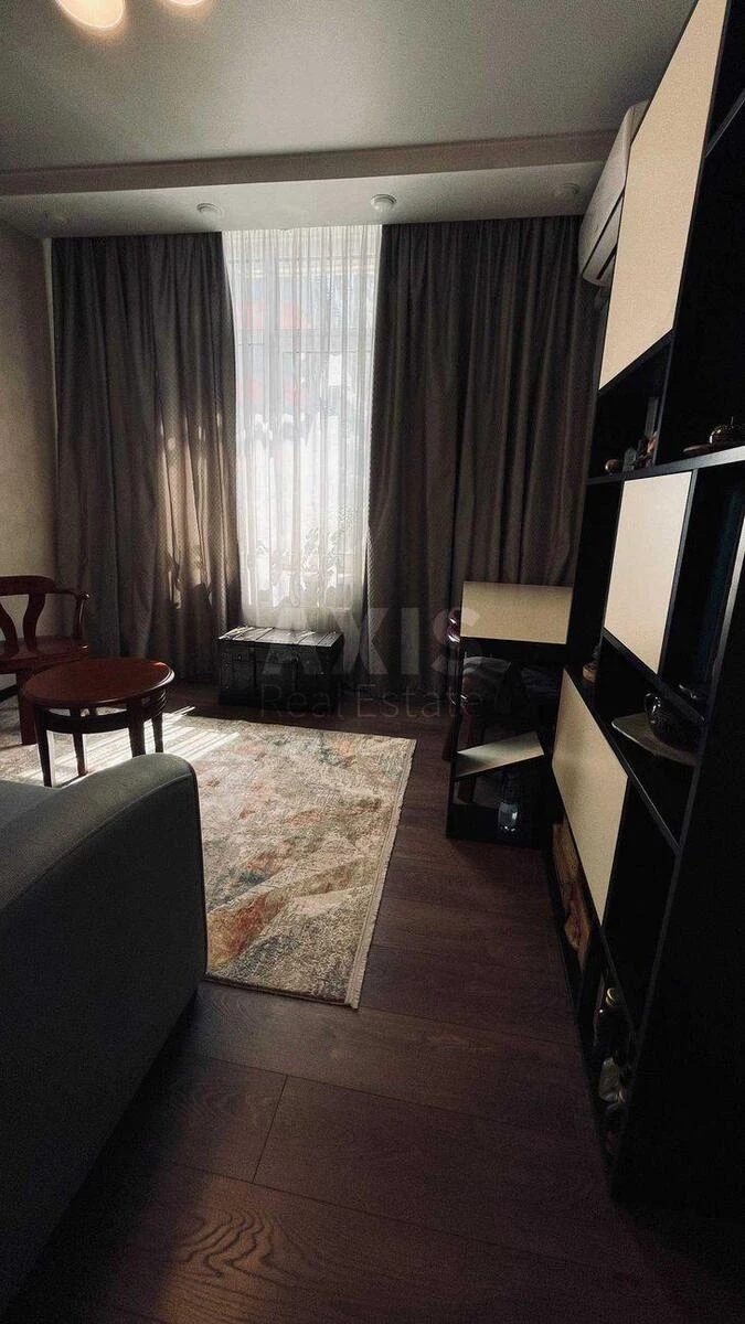 3k apartment vul. Sverstjuka Jevgena 6В706759