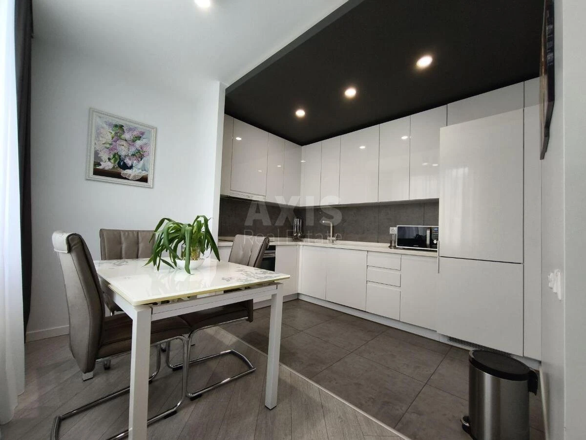 3k apartment vul. Yulia Zdanovska 50/267945