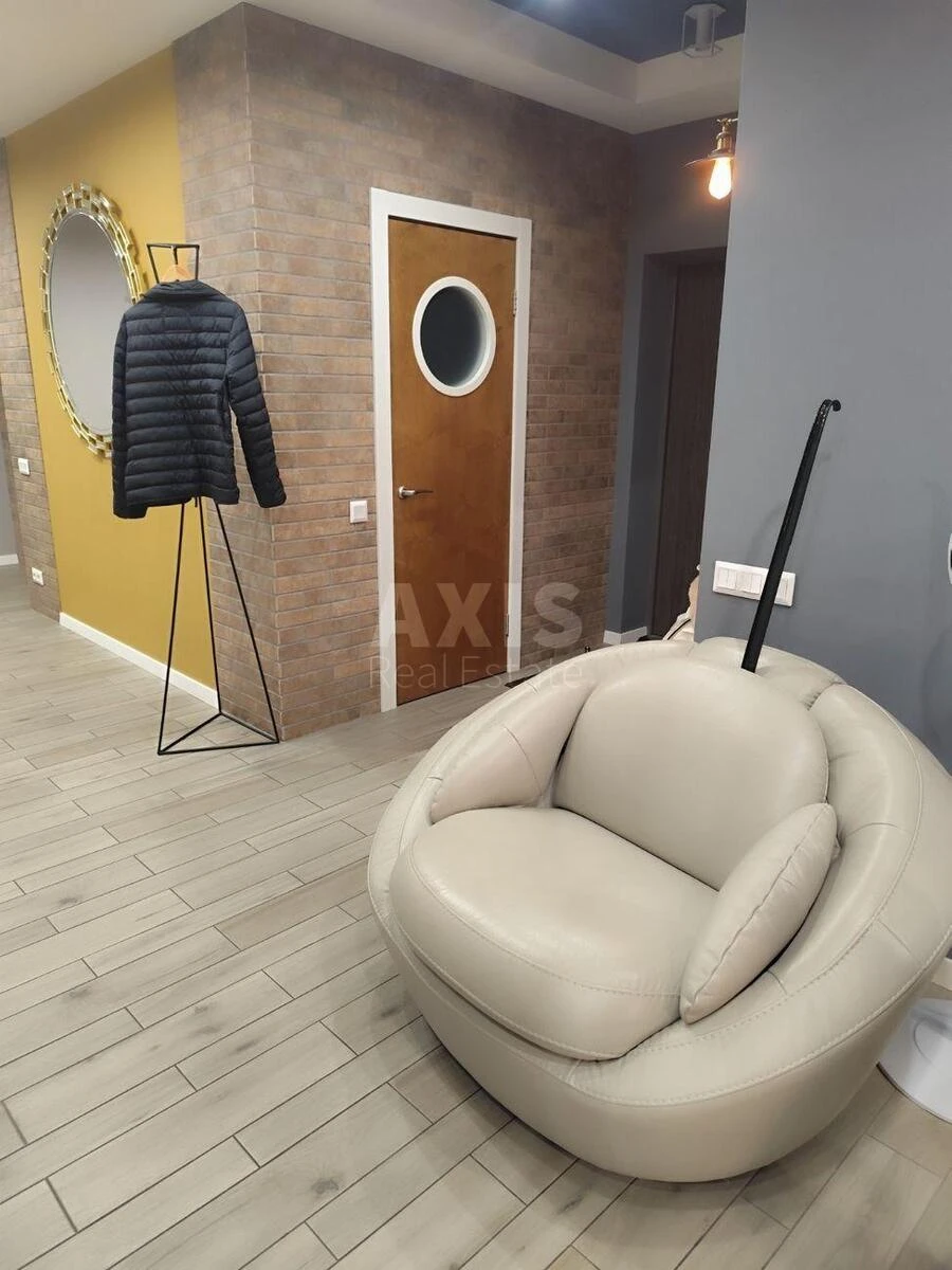 4k apartment vul. Shhekavyc'ka 30/39660742