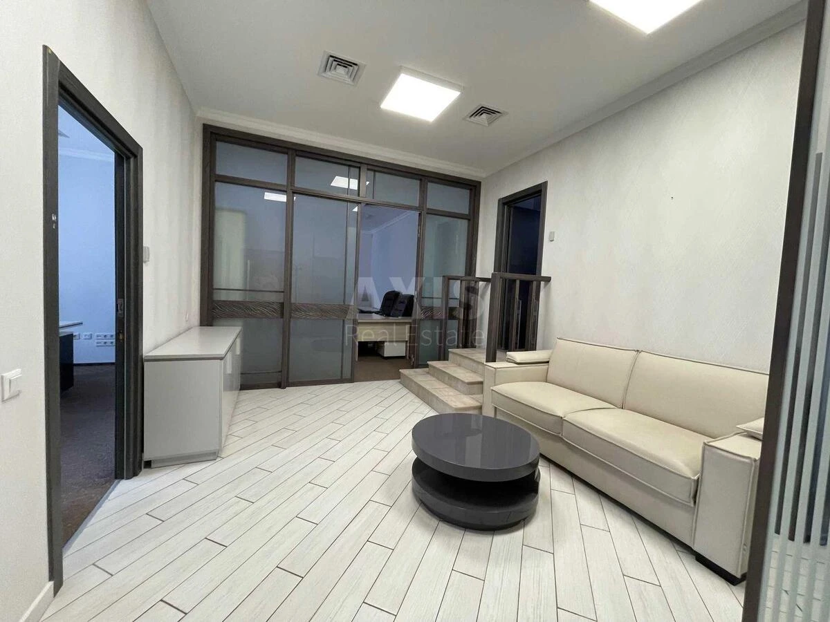 Office vul. Volodymyrs'ka 23А, 165m2719425
