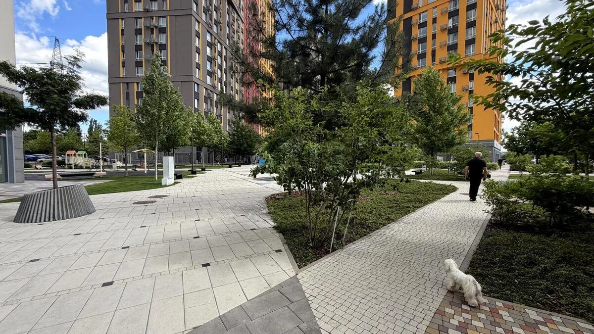 Объект торговли шоссе Столичное 1А, 72м27040813