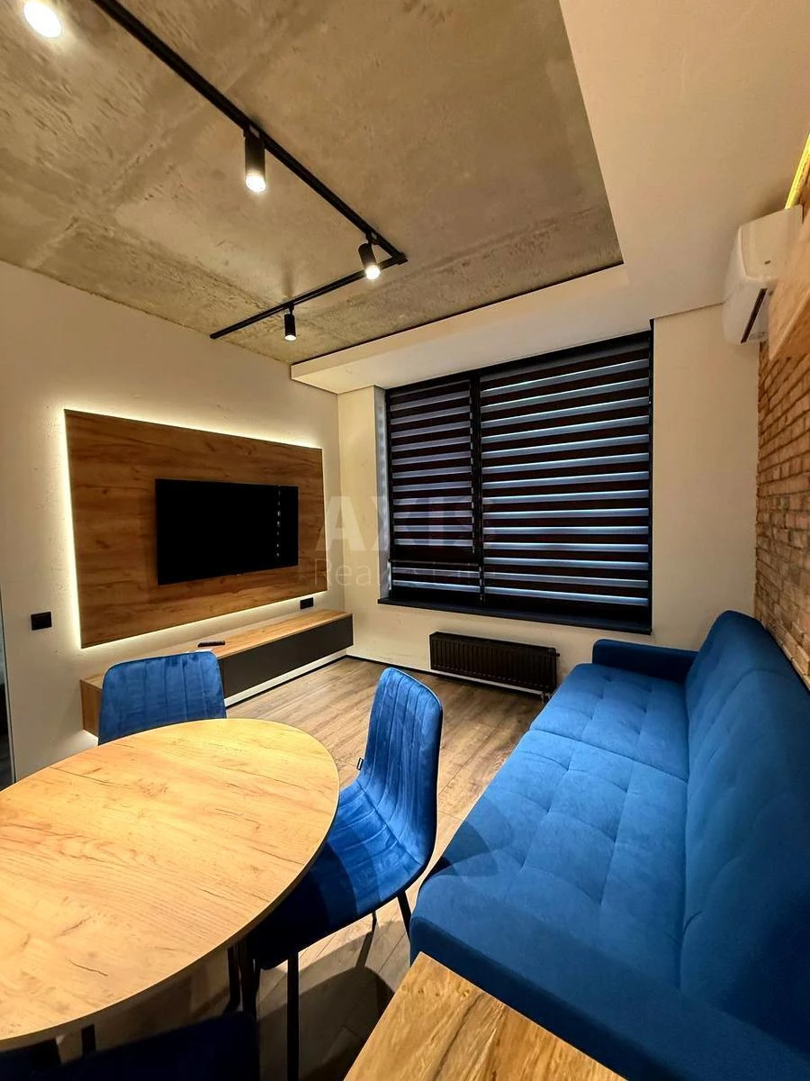 2k apartment nab. Dniprovs'ka 15Е689881