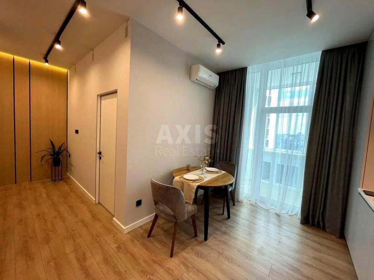 1k apartment pr-t Berestejskij 11679062