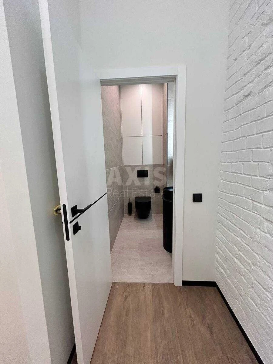 Офис ул. Богдана Ступки 3, 81м27122111