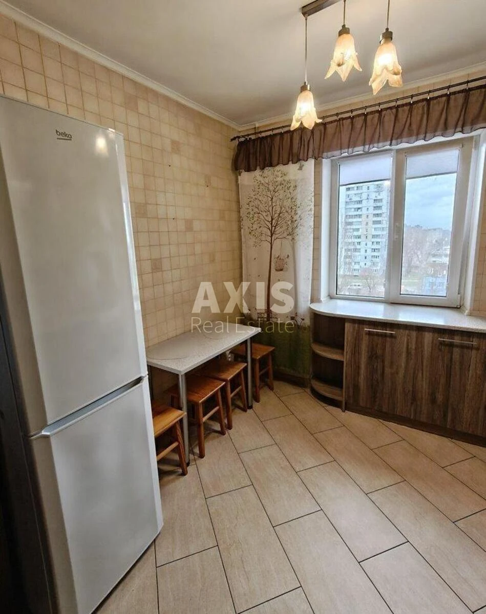 3k apartment pr-t Svobody 2695642