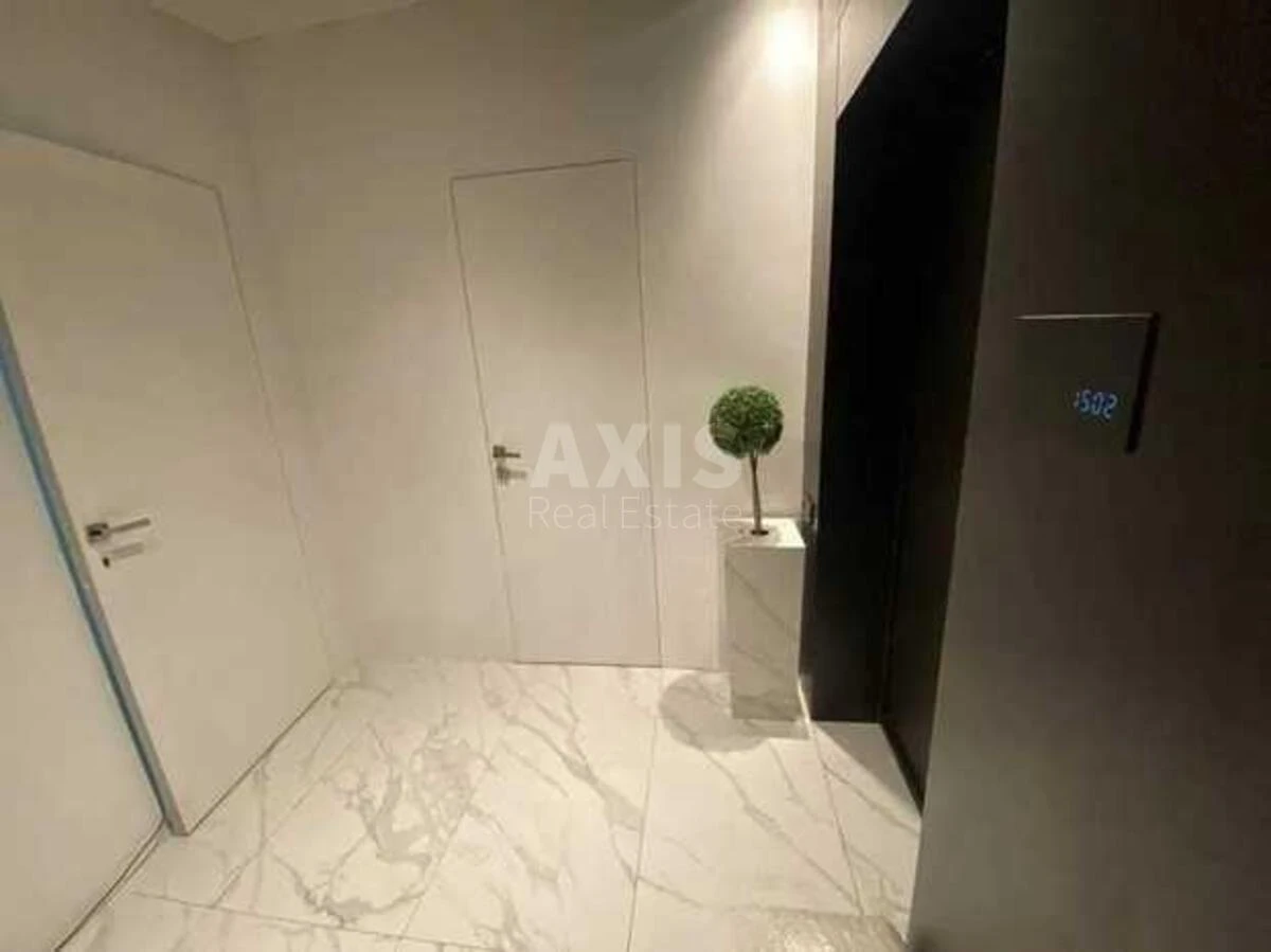 4k apartment vul. Mykil's'ko-Slobids'ka 13695173