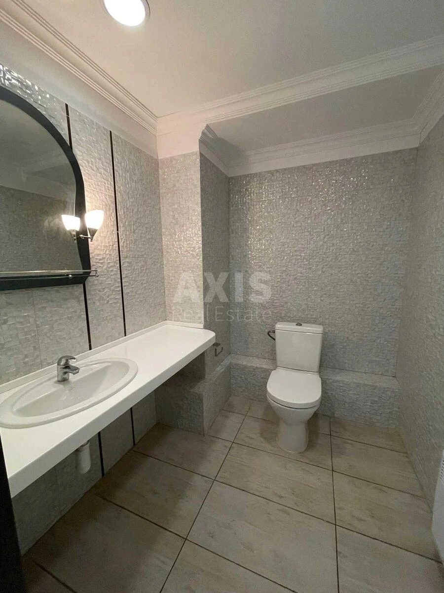 Office vul. Volodymyrs'ka 23А, 165m2719422