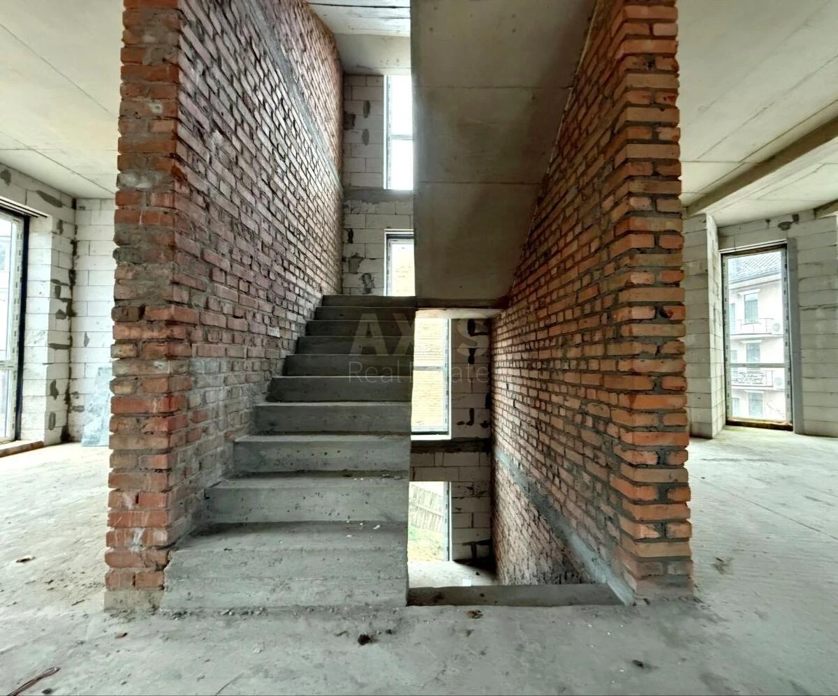 Office vul. Strutyns'kogo Sergija 6, 543m27040913