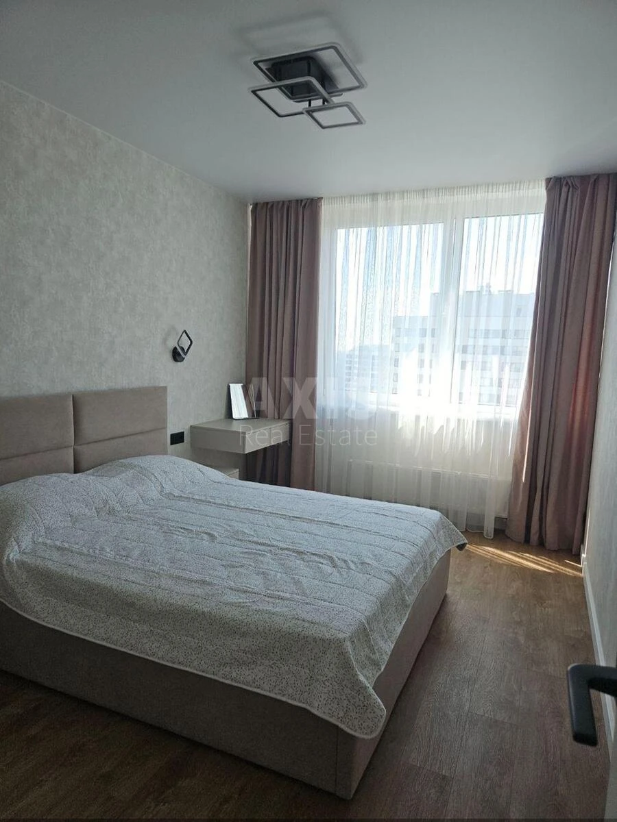 1к квартира ул. Александра Олеся 17685063