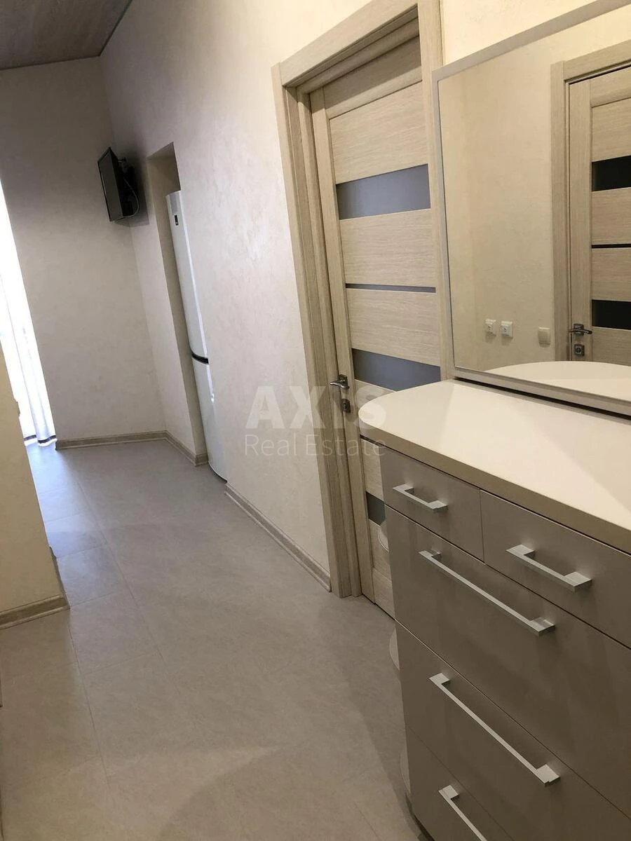 1k apartment pr-t Berestejskij 26680806