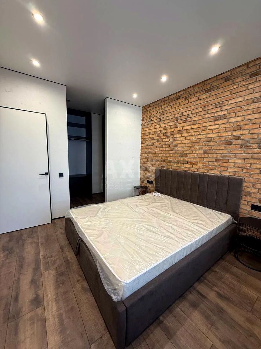 2k apartment nab. Dniprovs'ka 15Е6898817