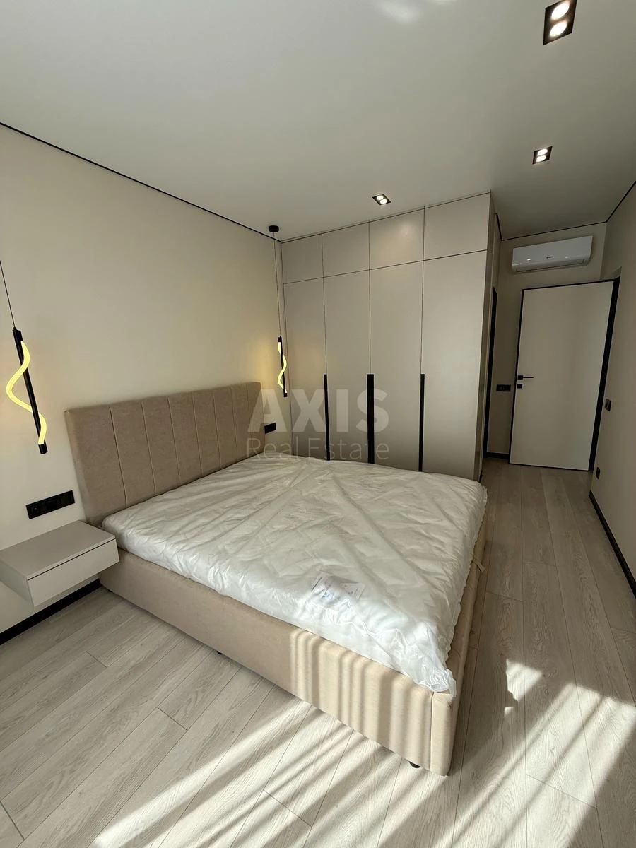 2к квартира ул. Александра Олеся 27А687432