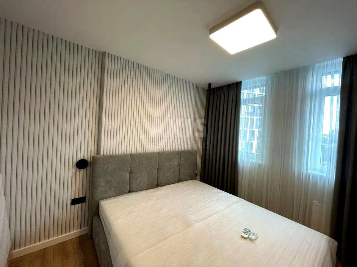 1k apartment pr-t Berestejskij 11679064
