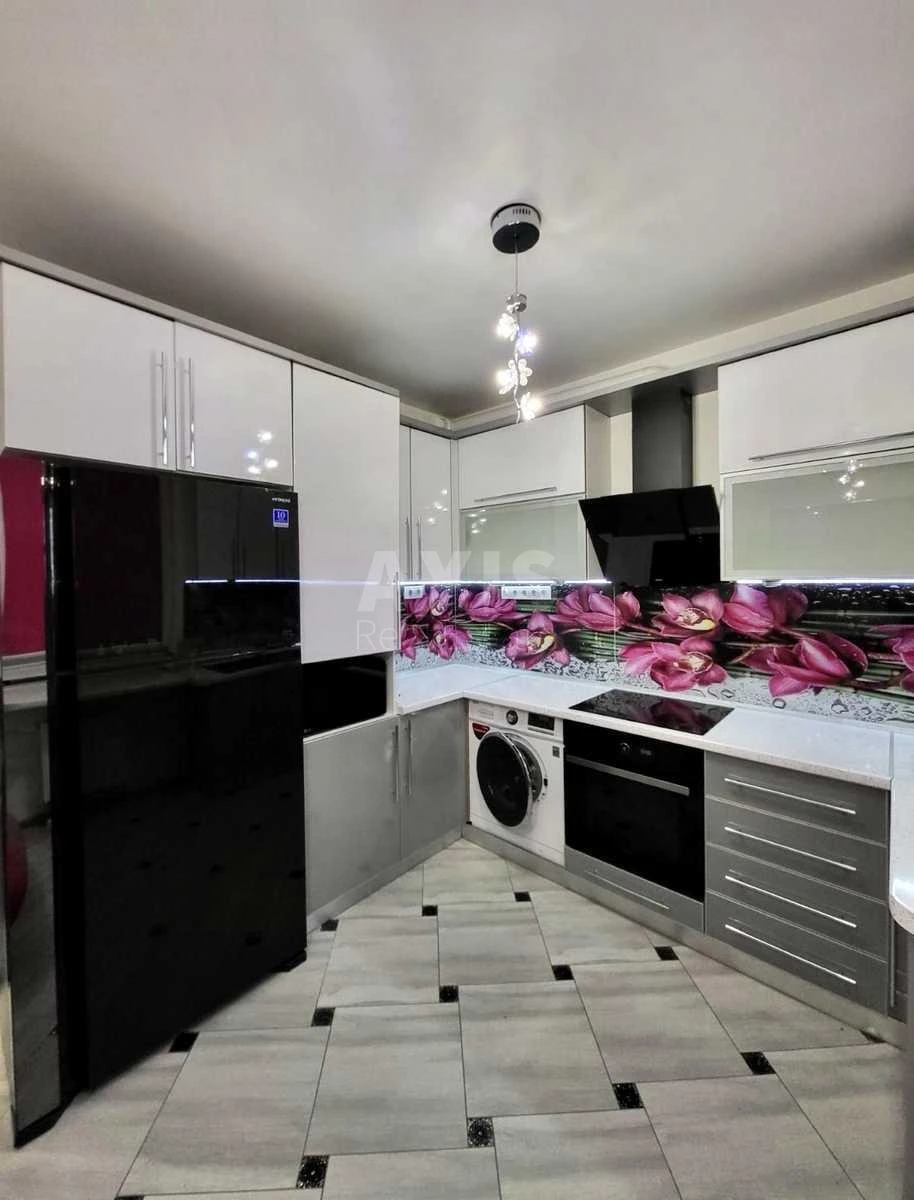 1k apartment vul. Dragomanova 271350