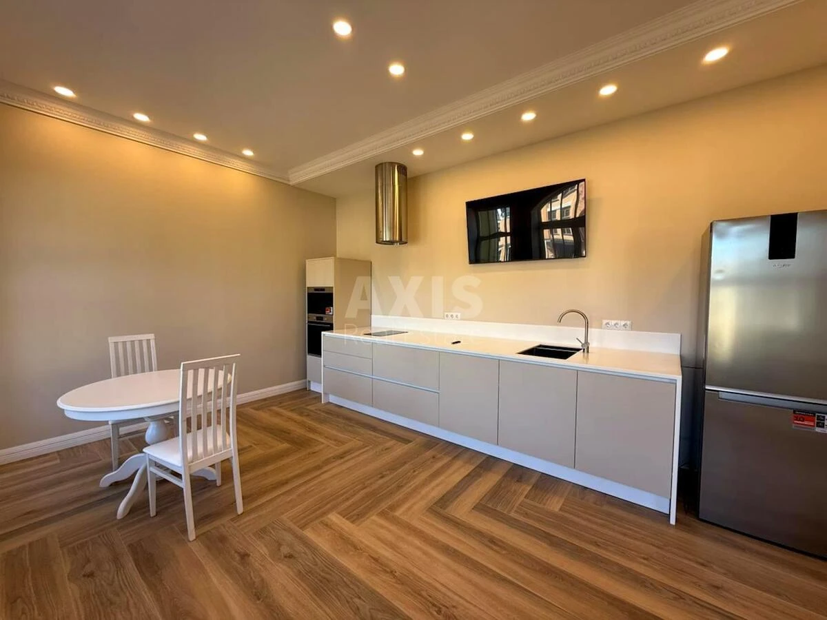 3k apartment vul. Vozdvyzhens'ka 20А70239