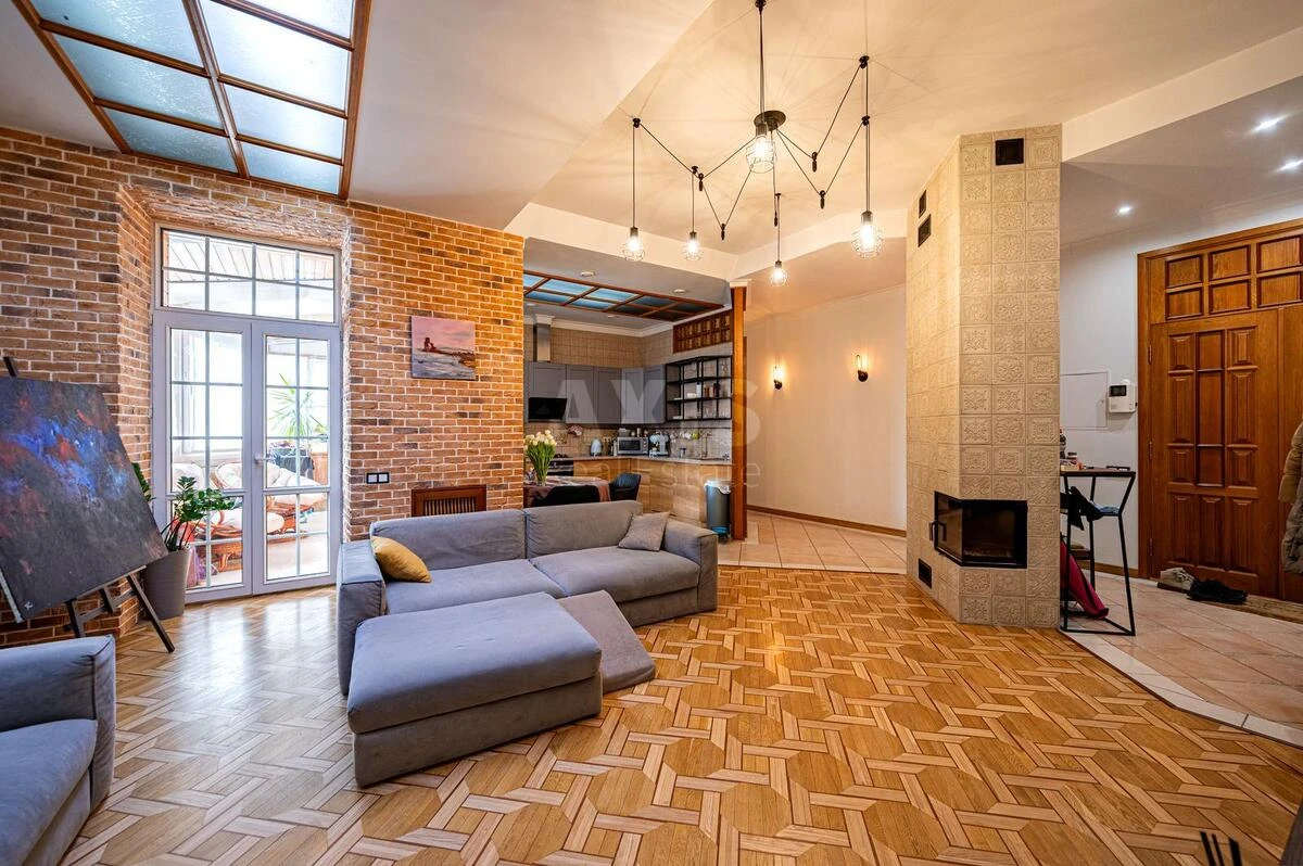 3k apartment vul. Nazarivs'ka 9702660