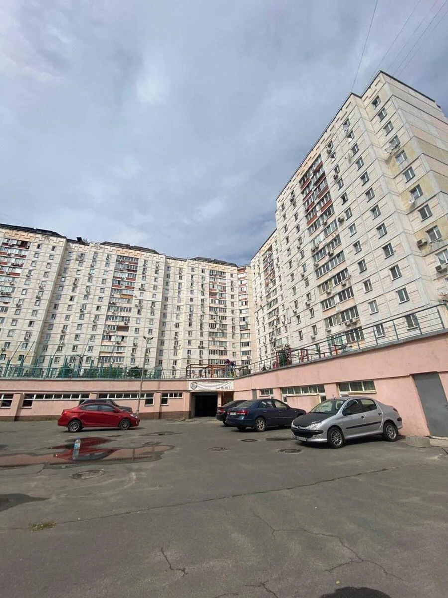 Объект торговли ул. Пулюя Ивана 2, 180м2685814