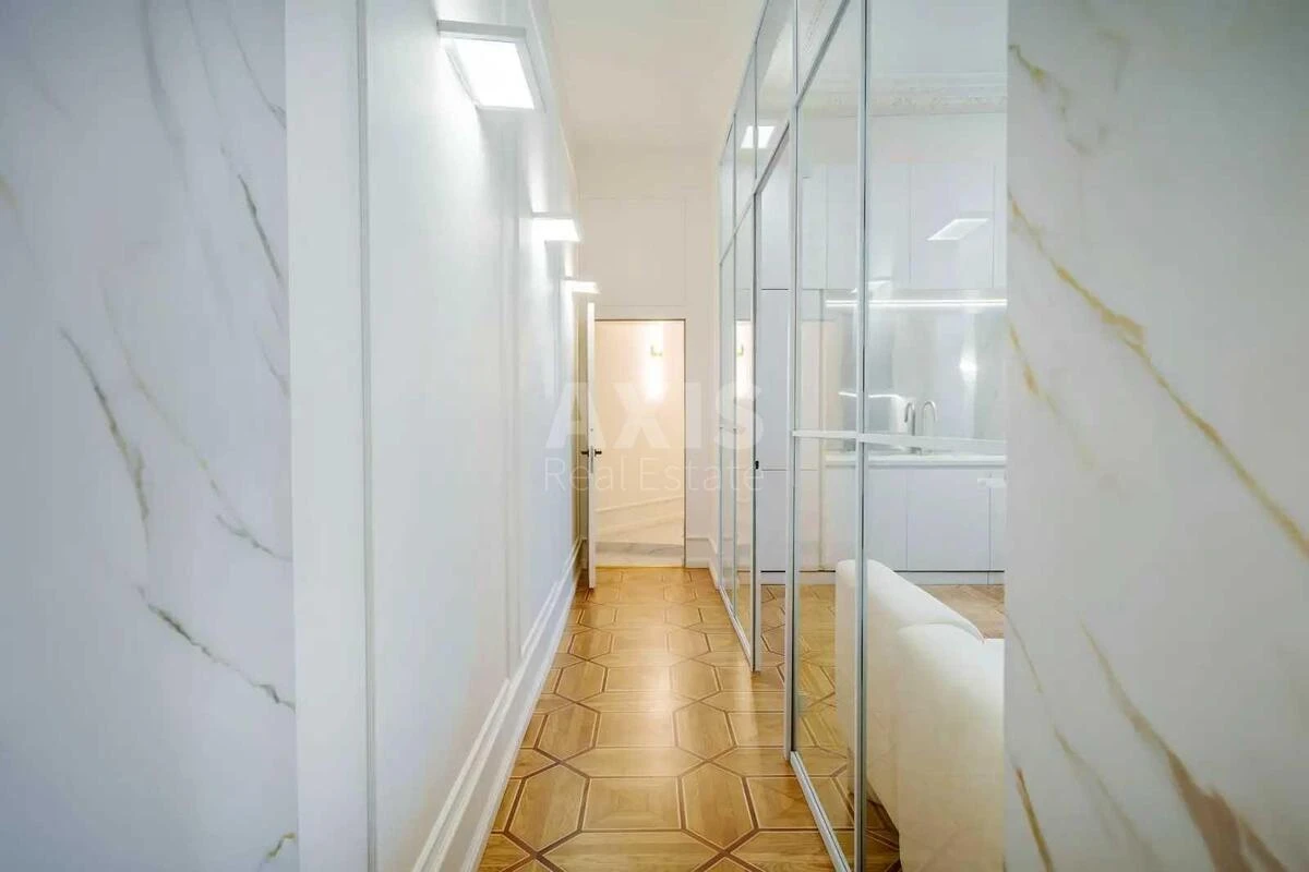 Office vul. Rustaveli Shota 22, 180m26853115
