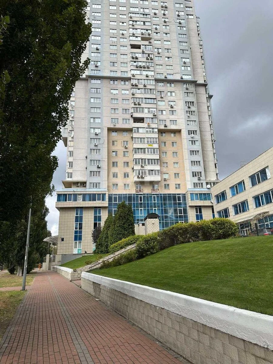 Office vul. Shums'kogo Jurija 1, 196m266755