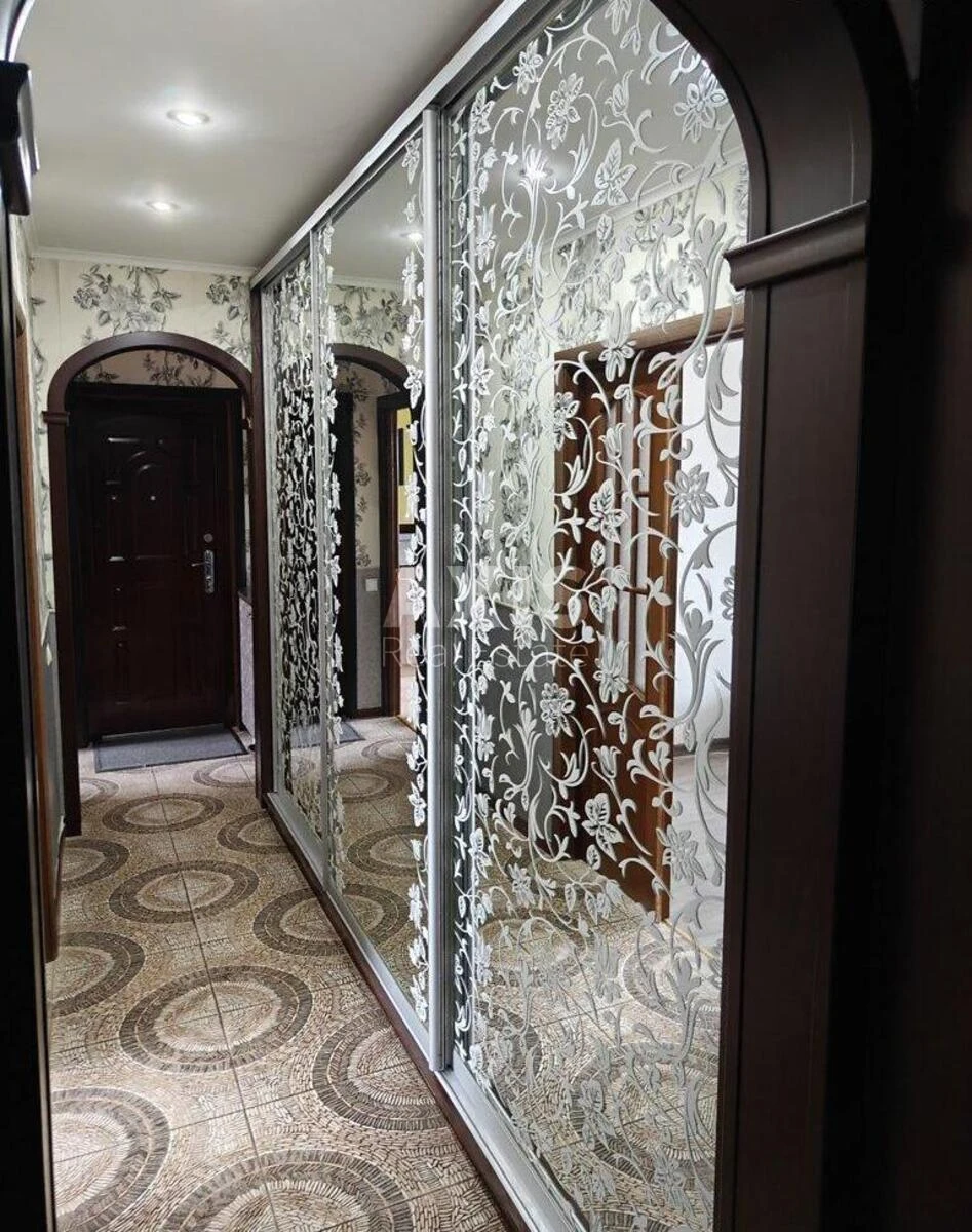 3к квартира пр-т Свободы 26956419