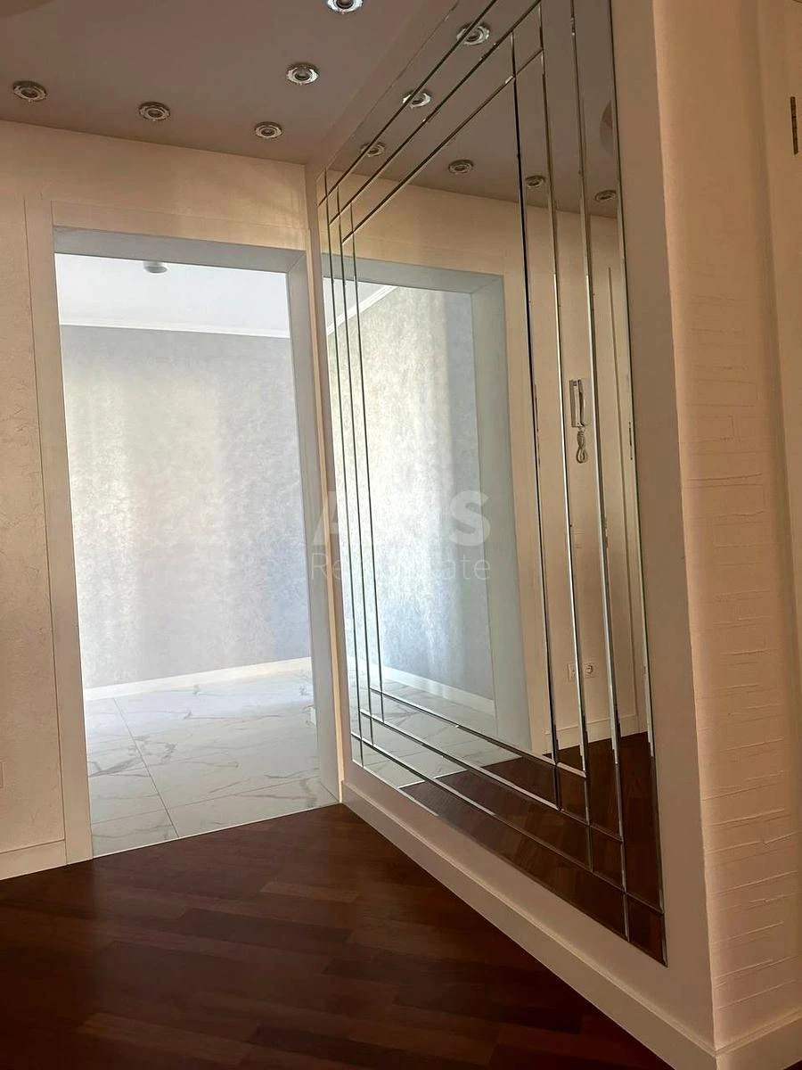 3к квартира бул. Дарницкий 10689745