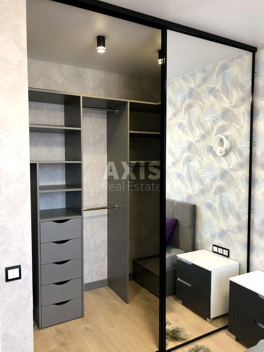 2к квартира ул. Александра Олеся 4А696218