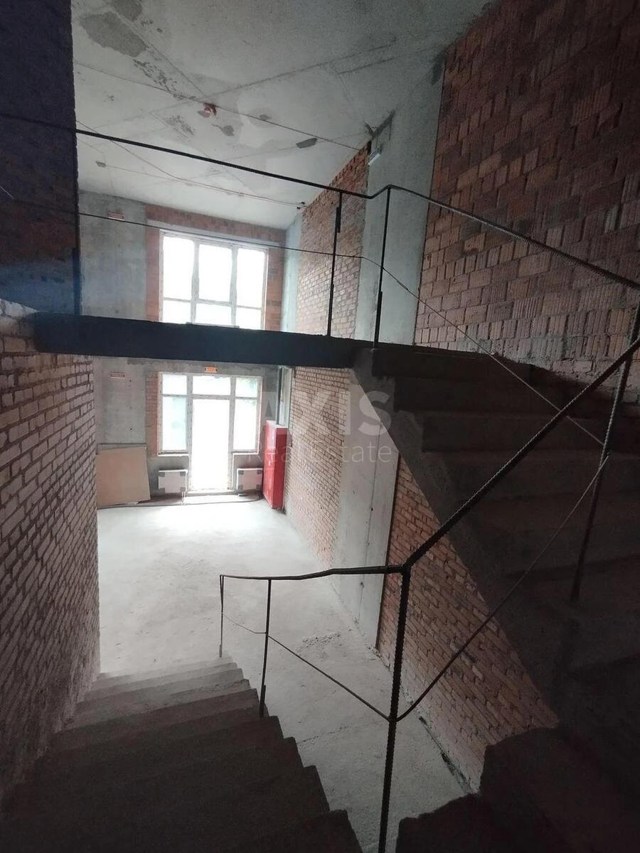 Trade object vul. Zhyvopysna 3, 121m2646600
