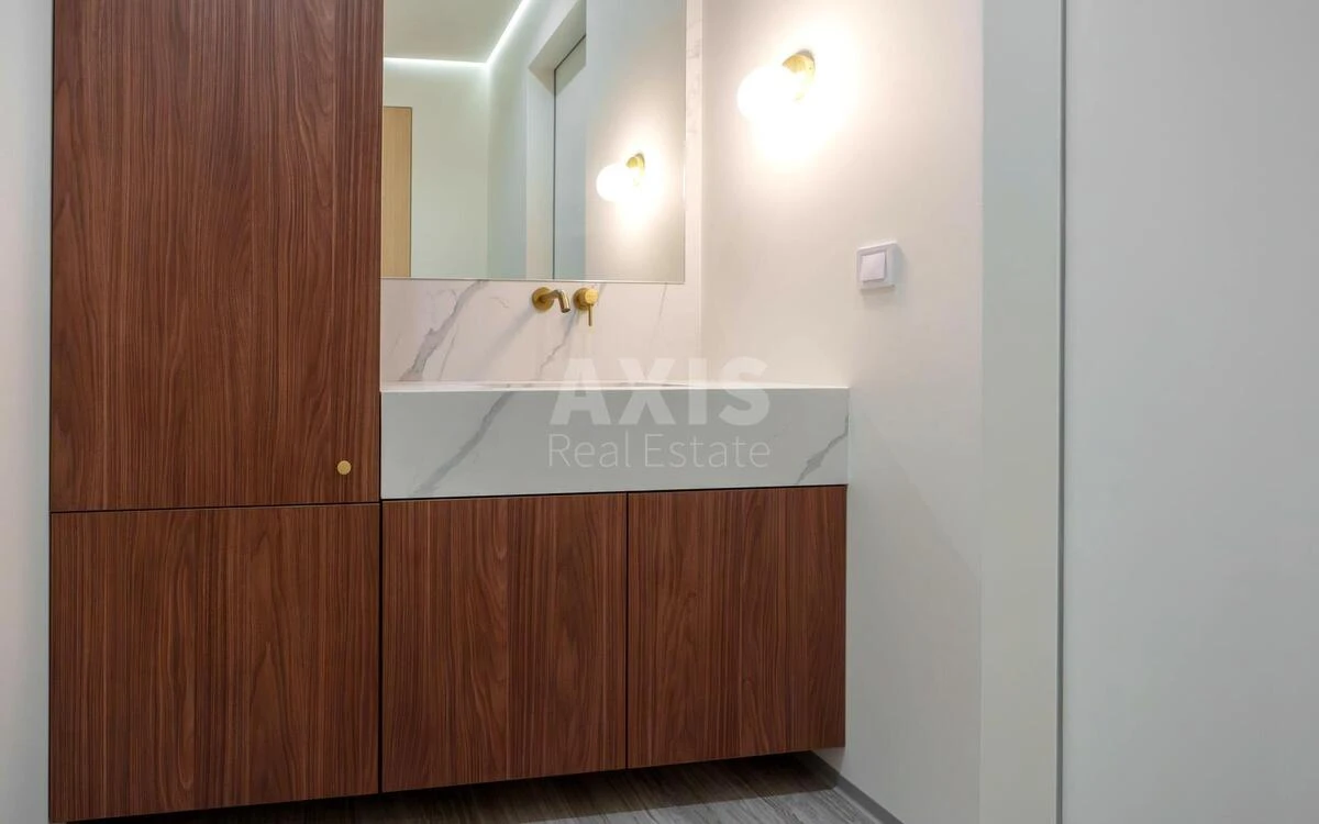 Office pr-t Berestejskij 42, 220m26792017
