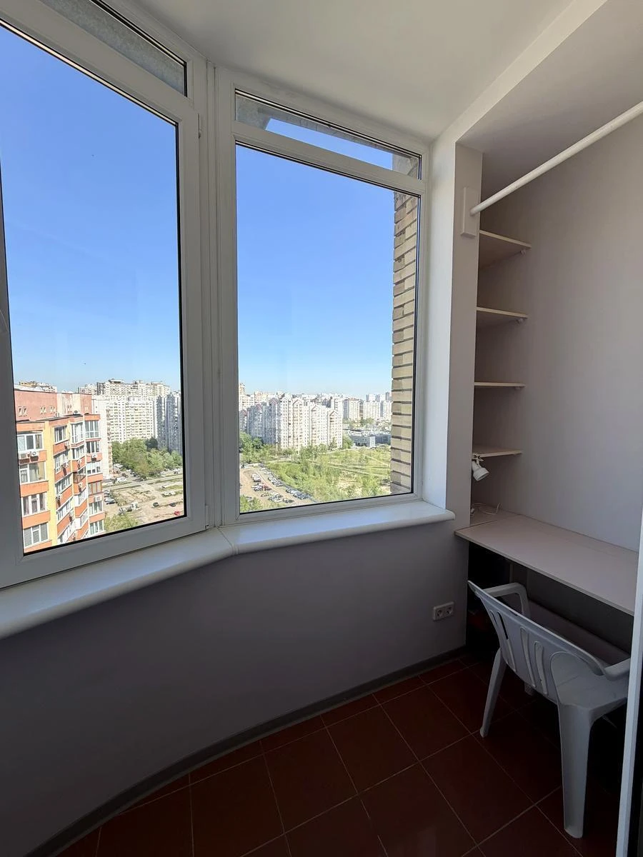 3k apartment vul. Urlivs'ka 4А6898912