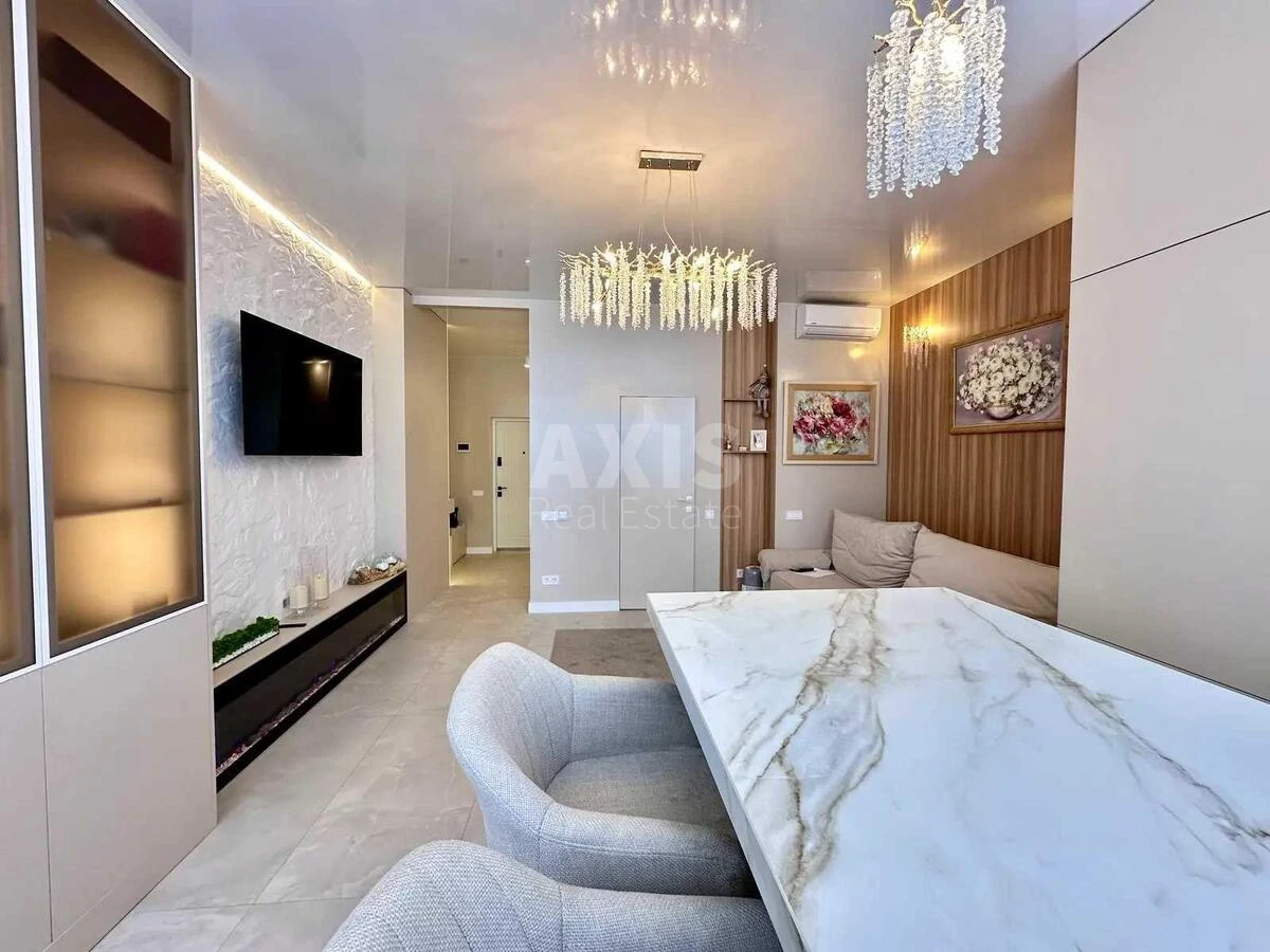 1k apartment vul. Lypkivs'kogo Vasylja Mytropolyta 37Б700550