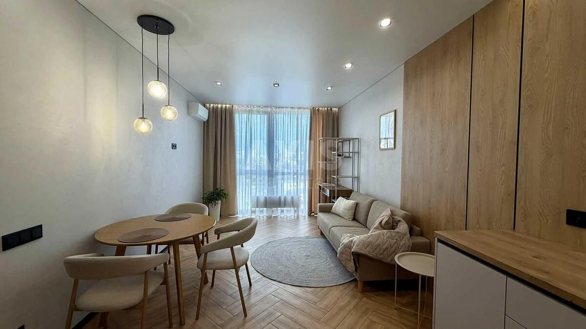 1k apartment nab. Dniprovs'ka 8713514