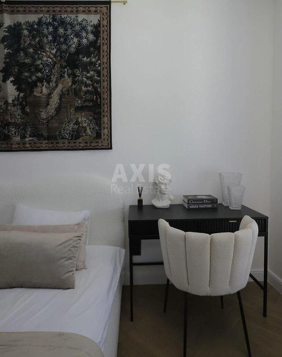 3k apartment vul. Zvirynec'ka 70А695297