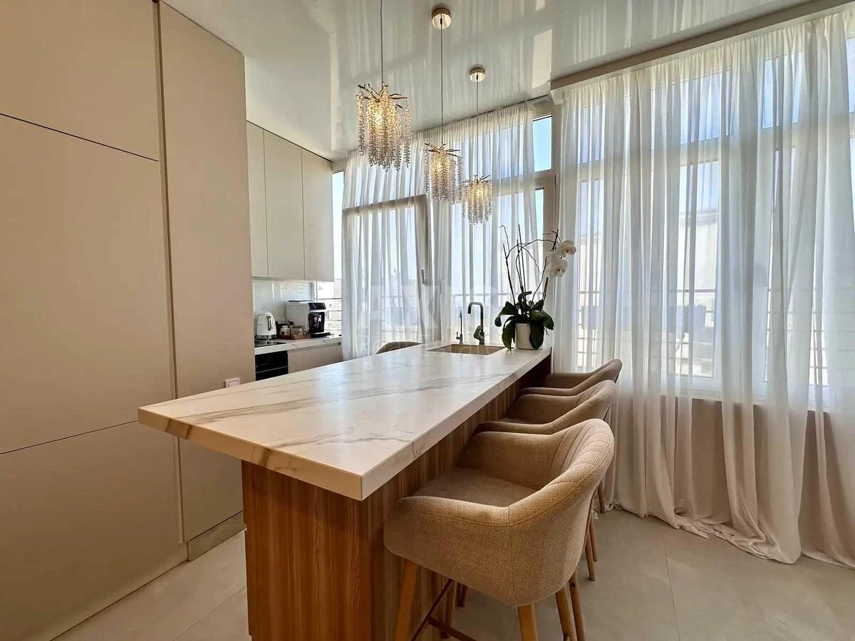 1k apartment vul. Lypkivs'kogo Vasylja Mytropolyta 37Б700551