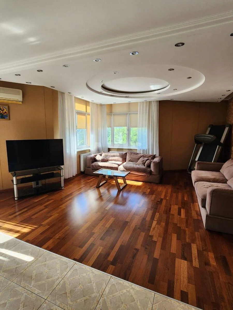 4к квартира пр-т Голосеевский 68709735