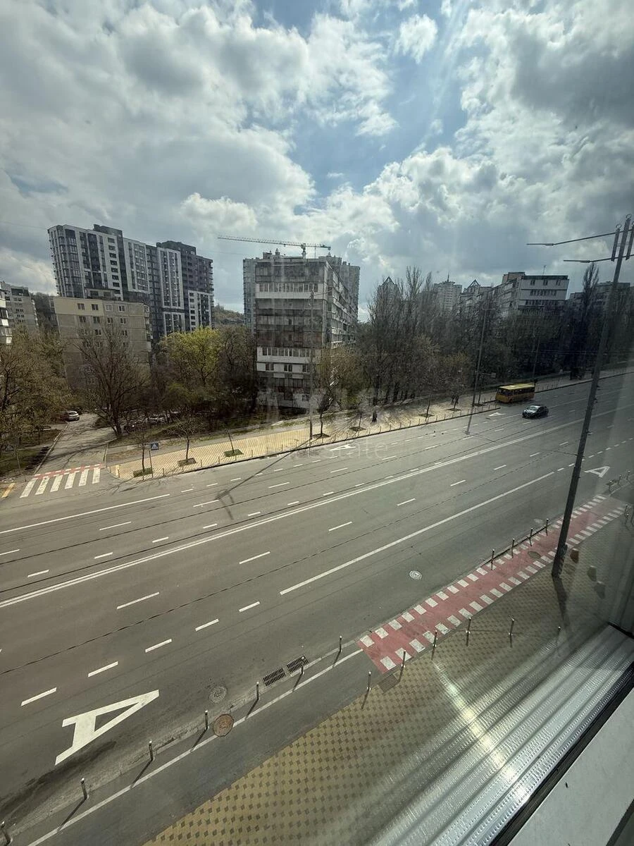 4k apartment vul. Lypkivs'kogo Vasylja Mytropolyta 16А7123710
