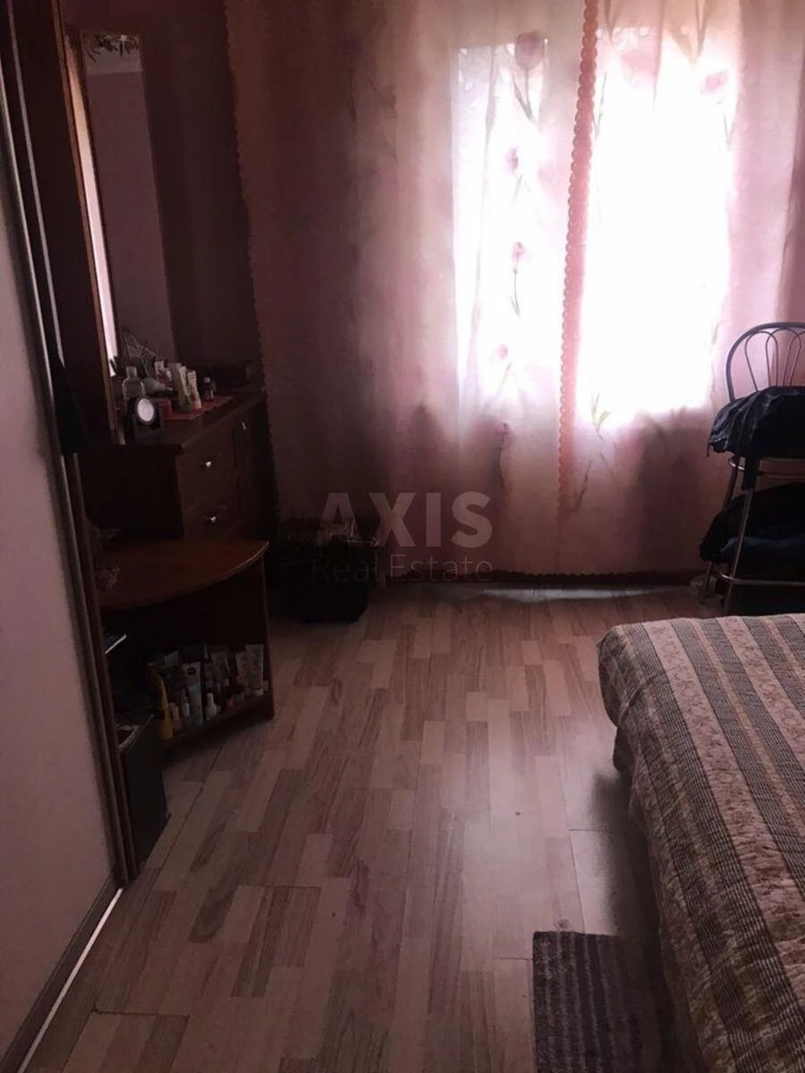 3k apartment vul. Chornobyl's'ka 24/26684200