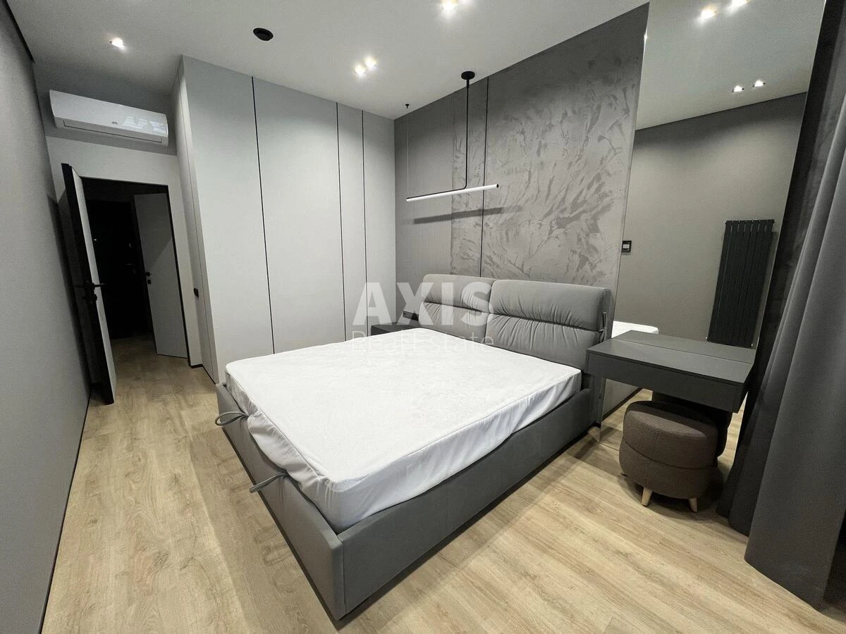 1k apartment pr-t Berestejskij 11B641962