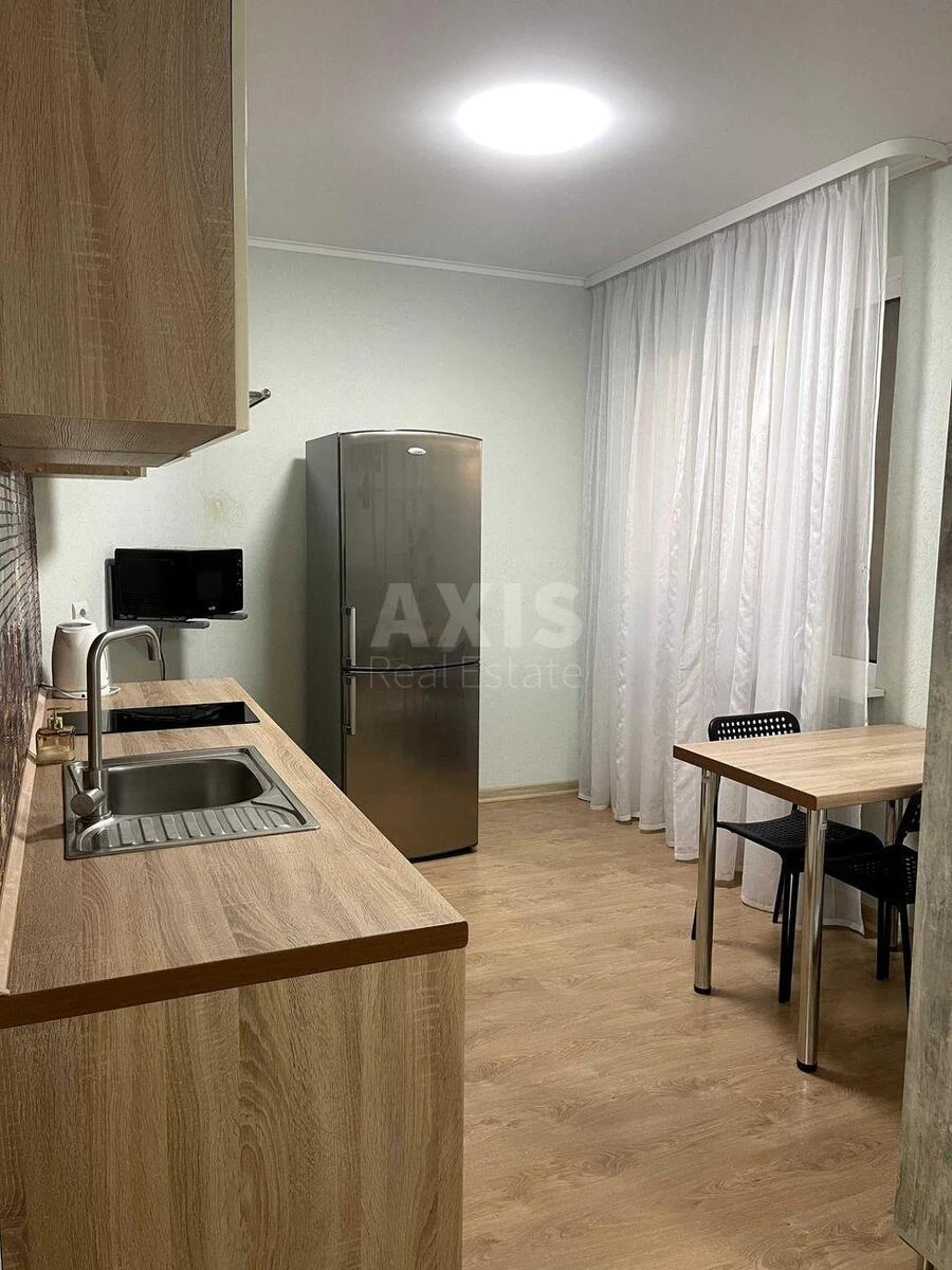 1k apartment pr-t Glushkova Akademika 6696781